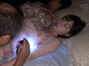 Cô giáo bộ môn sinh học nghiện mút cu