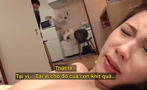 Vẻ bề ngoài là một ông bố dượng hiền lành, nhưng lại là một lão biến thái