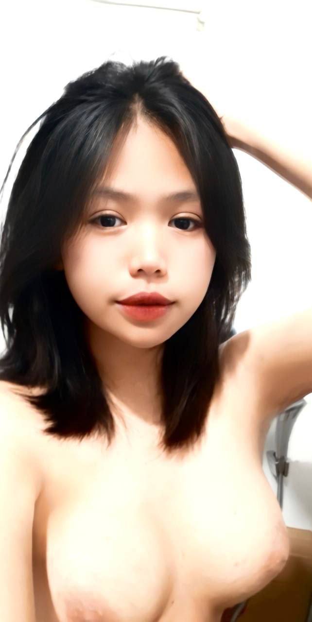 [Ông. [Gầy Khỉ] Cô gái trẻ xinh đẹp, sau khi uống đủ rượu và ăn uống, cô ấy bị ép phải ngã xuống, và cô bé của cô ấy hồng hào và mềm mại để phối hợp với cô ấy...